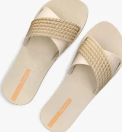 beige ipanema teenslippers street