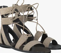 beige kendall & kylie platte sandalen fabia