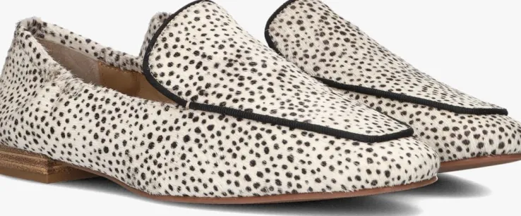 beige maruti loafers ella