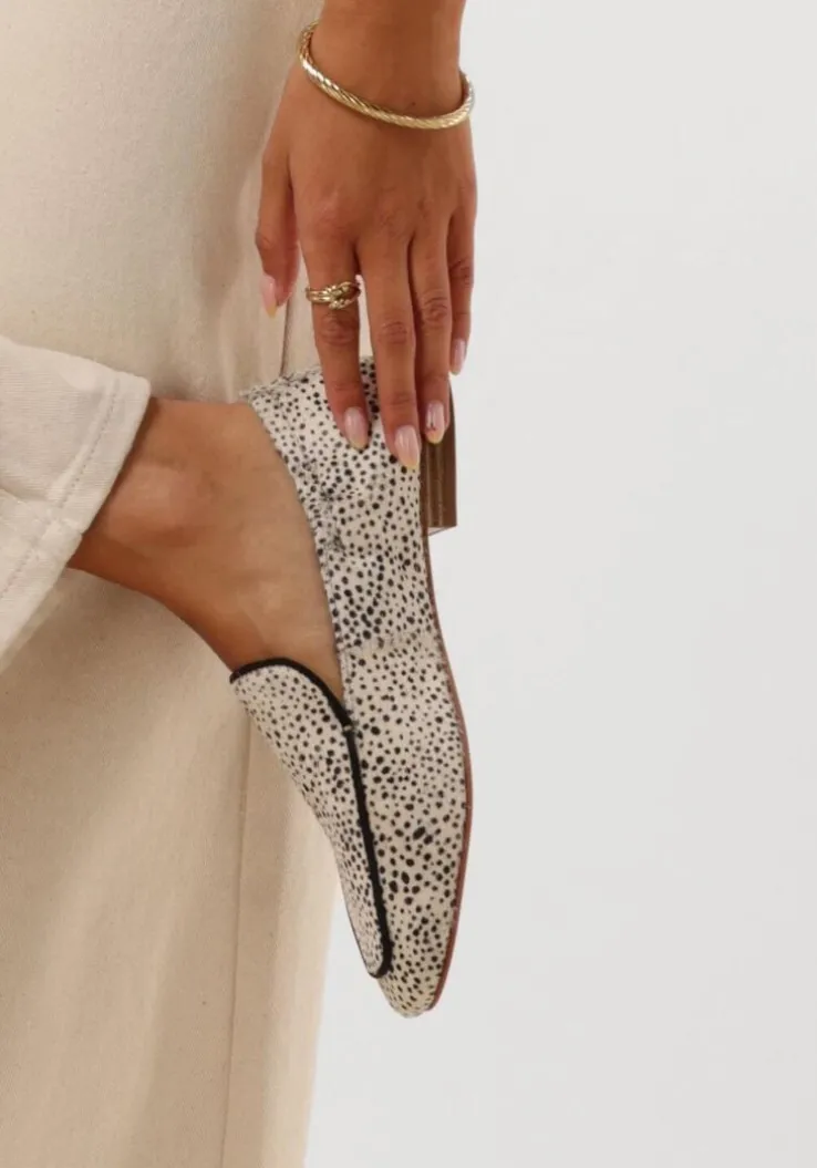 beige maruti loafers ella