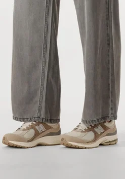 beige new balance lage sneakers m2002 d