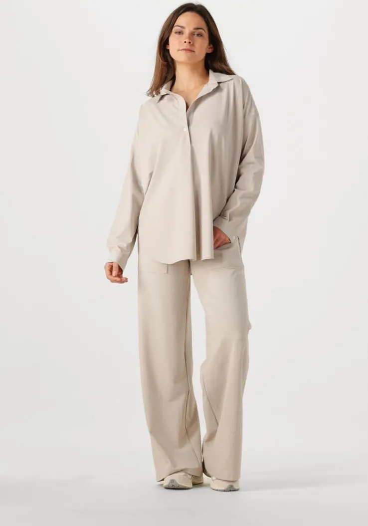 beige new balance lage sneakers m2002 d