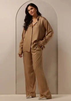 beige omoda atelier wijde broek x kae