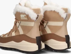 beige sorel snowboots ona rmx