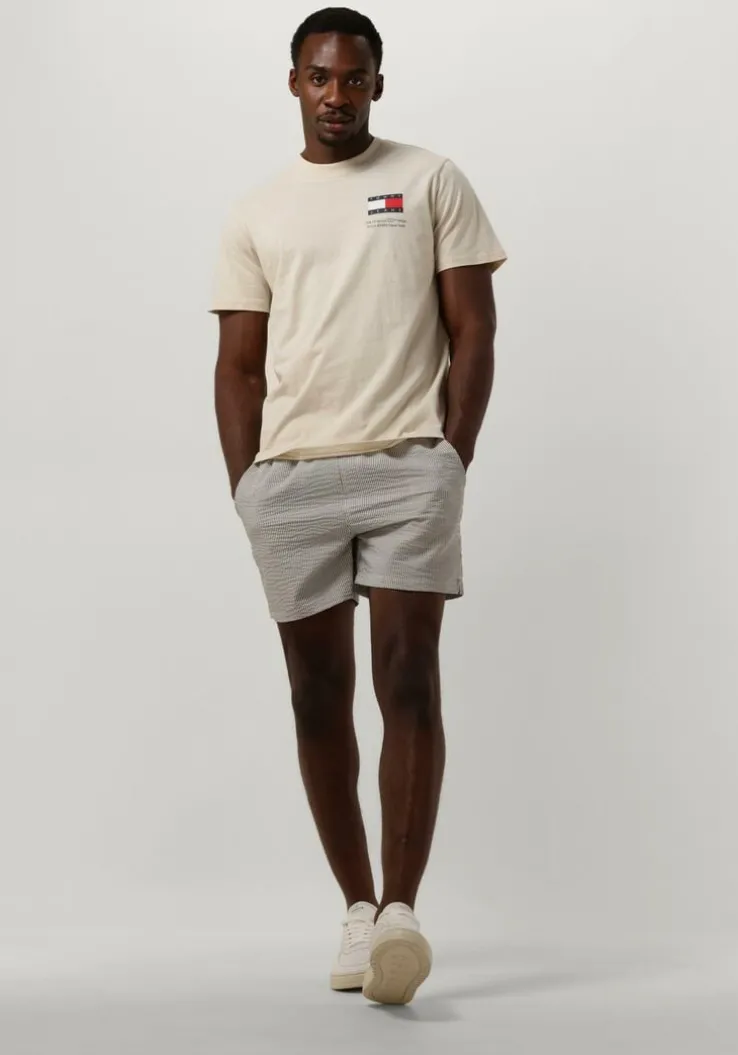 beige tommy jeans t-shirt tjm slim essential flag tee