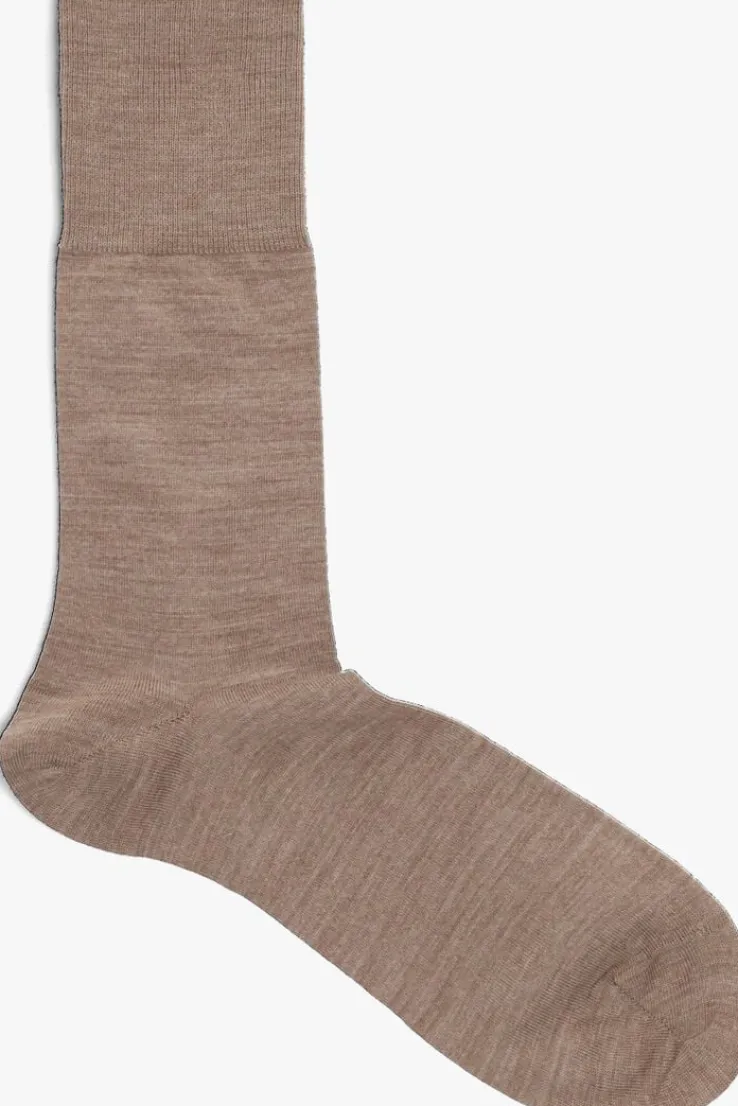 bruine falke sokken airport so