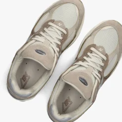 bruine new balance lage sneakers m2002r m