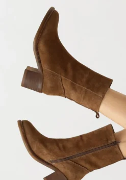 bruine omoda enkellaarsjes 2581-09