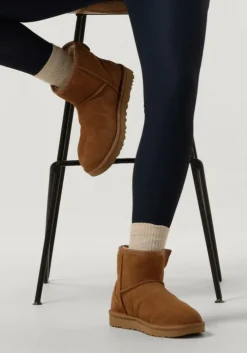 camel ugg vachtlaarzen classic mini bailey zip