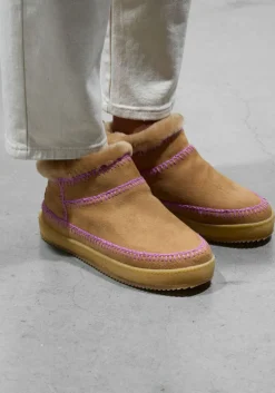 cognac laidbacklondon vachtlaarzen nyuki low crochet