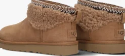 cognac ugg vachtlaarzen classic ultra mini maxi curly