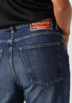 donkerblauwe diesel straight leg jeans 1988 d-ark