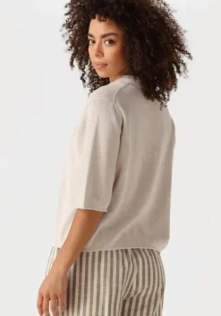 ecru knit-ted vest yoshi