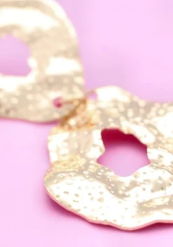 goudkleurig notre-v oorbellen om04013