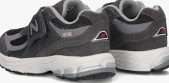 grijze new balance lage sneakers iv2002