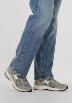 grijze new balance lage sneakers 2002r m