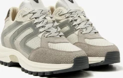 grijze via vai lage sneakers danae bailee