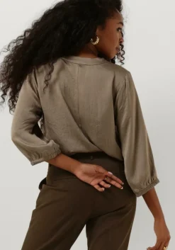 groene summum top laced v neck top silky touch