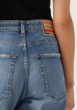 lichtblauwe diesel straight leg jeans 1988 d-ark