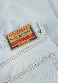lichtblauwe diesel straight leg jeans 1988 d-ark