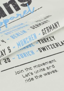 lichtblauwe indian blue jeans t-shirt t-shirt badge and backprint