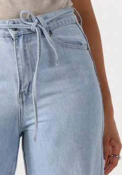 lichtblauwe moves straight leg jeans adanna jeans 4283
