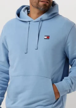lichtblauwe tommy jeans sweater tjm reg badge hoodie