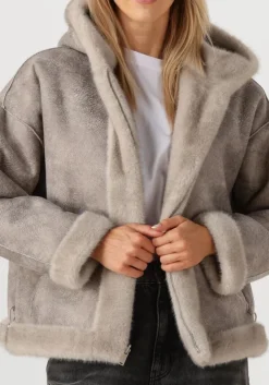 lichtgrijze studio ar faux fur jas ruby