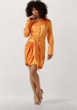 oranje colourful rebel mini jurk mette satin wrap dress