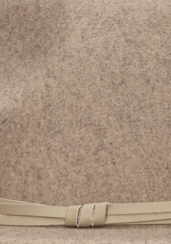 taupe notre-v hoed vanity