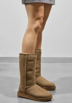taupe ugg vachtlaarzen classic tall ii
