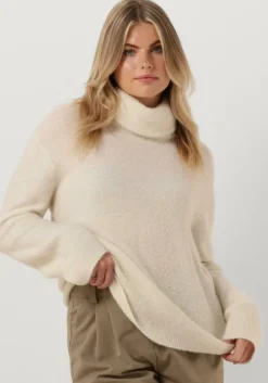 witte modström coltrui adrianmd t-neck