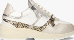 witte piedi nudi lage sneakers kara 02.11