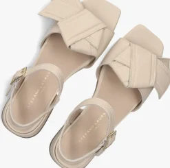 witte stefano lauran sandalen met hak m100