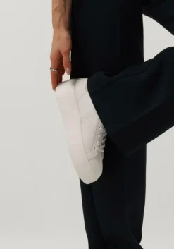 witte via vai lage sneakers isa layne