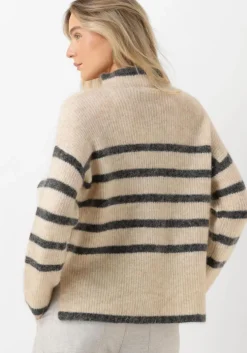 zand second female trui ovalis knit t-neck