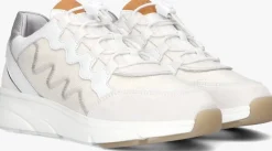 zand via vai lage sneakers vic naya