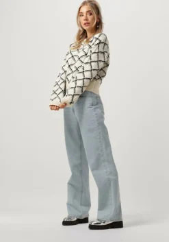 zilverkleurig notre-v oorbellen ss23 earring new collection