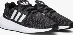 zwarte adidas lage sneakers swift run 22 j