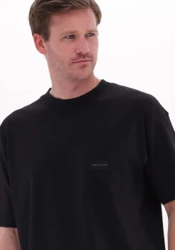 zwarte calvin klein t-shirt shrunken badge pocket tee