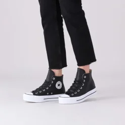 zwarte converse hoge sneakers chuck taylor all star lift hi