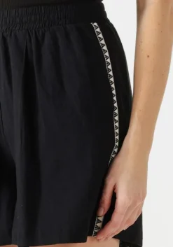 zwarte devotion korte broek thalia