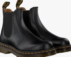 zwarte dr martens chelsea boots 2976 smooth
