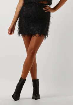 zwarte josh v minirok louka