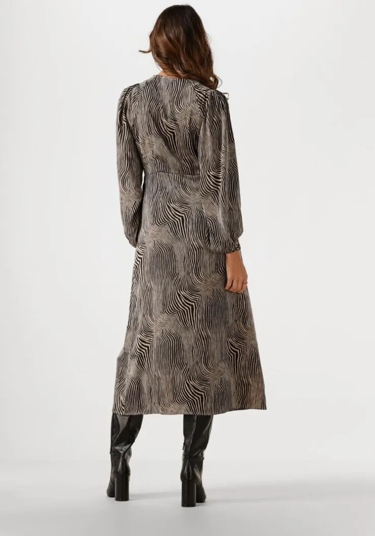 zwarte neo noir midi jurk isoabel floating wave dress