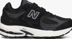 zwarte new balance lage sneakers 2002