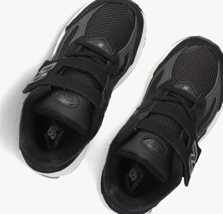 zwarte new balance lage sneakers 2002
