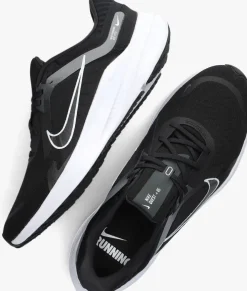 zwarte nike lage sneakers quest 5 heren