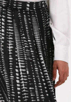 zwarte simple midirok woven skirt