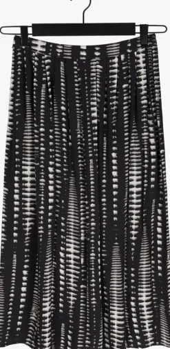 zwarte simple midirok woven skirt